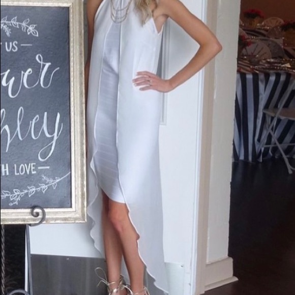 White dress - Picture 1 of 2